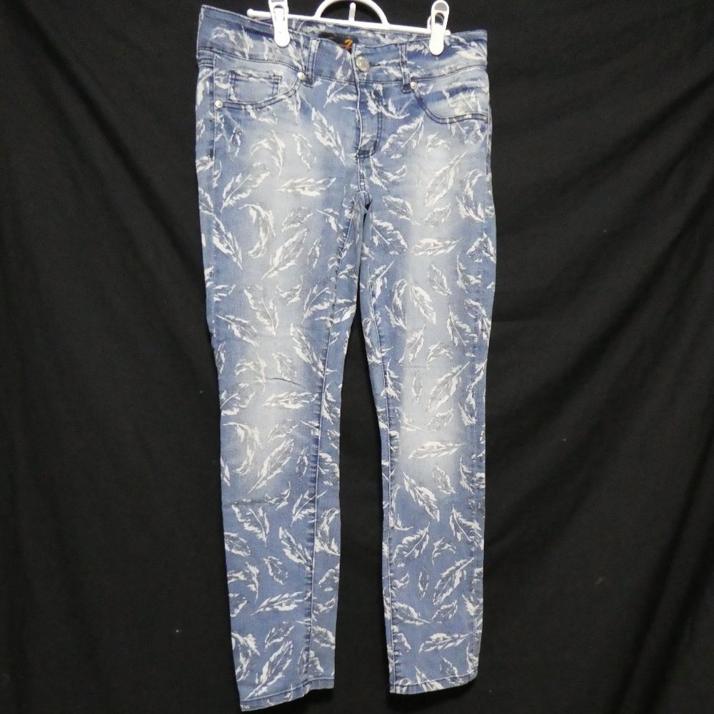 SEVEN 7, size 10, skinny denim, leaf print faded blue jean, BNWOT